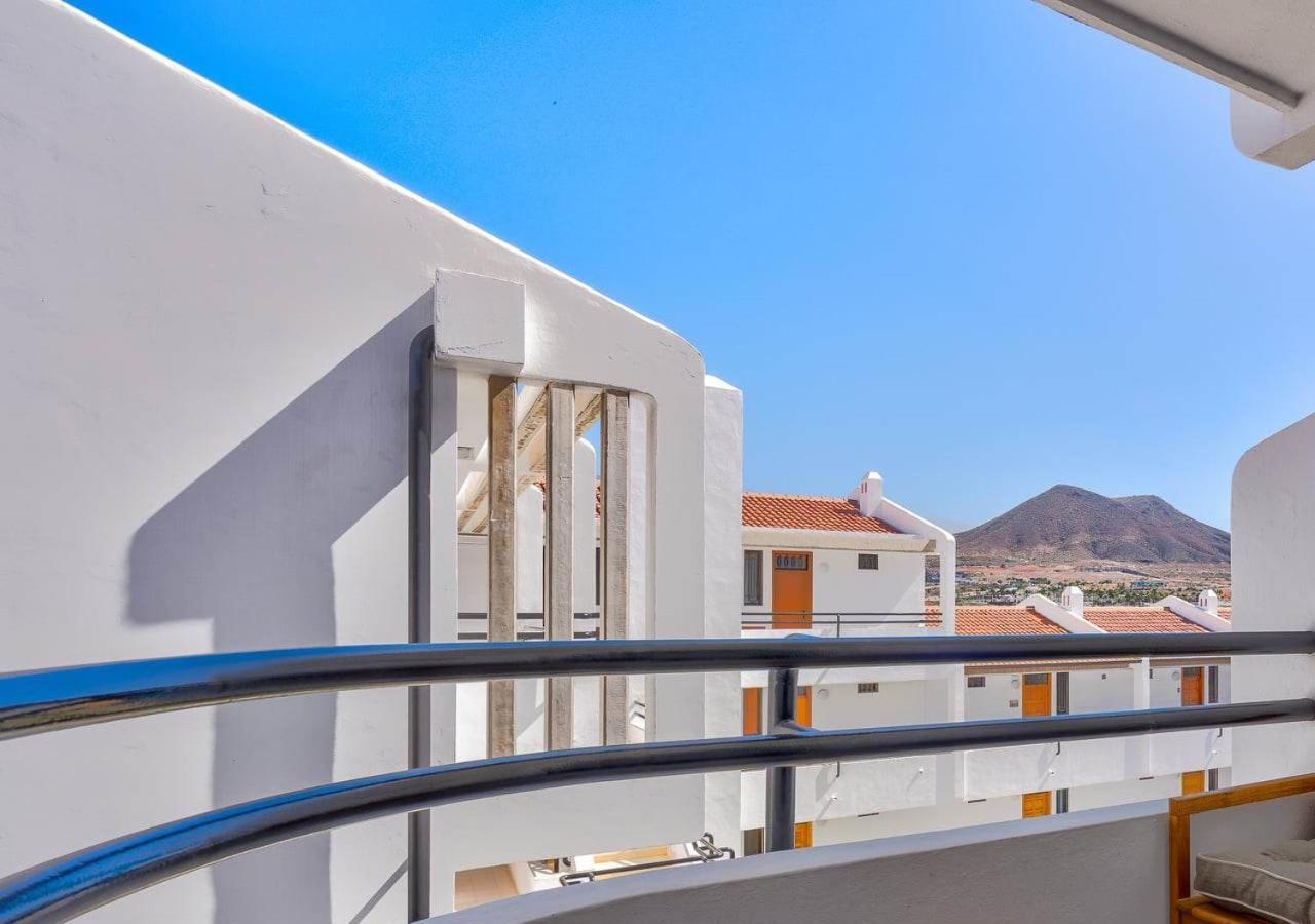 Stylish Flat And Pool With 3 Rooms, Sleeps 6, Los Cristianos Лос-Крістіанос Екстер'єр фото